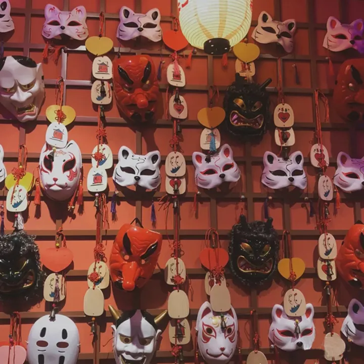 Kitsune%20Fox%20Mask%20Woman%20Cosplay%20Plastic%20Japanese%20Half%20Face%20Mask%20hanging%20on%20wall%20for%20Party%20Decoration%20Funny%20Children%20Anime%20Mask%20-%20Image%205