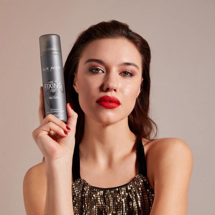 Alix%20Avien%20Make-Up%20Fixing%20Spray%20-%2075ml%20-%20Image%203