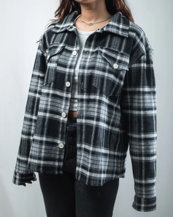 Plaid%20Flannel%20Jacket%20in%20Black%20and%20Grey%20-%20Image%205
