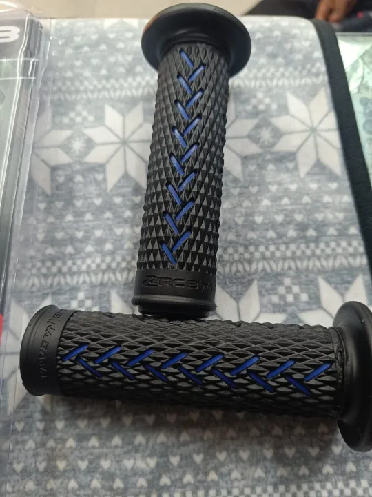 RCB%20NAGAMAKI%20GRIP%20SAMURAI%20INSPIRED%20DESIGN%20VIBRATION%20ABSORPTION%20DURABLE%20SINGLE%20&%20DUAL%20TONE%20GRIP%201%20PAIR%20-%20Image%202