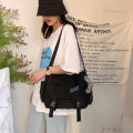 Bag women's 2022 spring korean version of the tide workwear style contrast nylon cloth bag simple high school student shoulder crossbody bag.