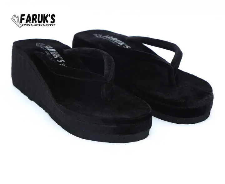 New%20Trendy%20Women%20And%20Girls%20Flat%20Sandals%20For%20Casual%20Look%20In%20Slide%20Kickonn%20sandals%20,Slide,Clogs%20and%20designable%20sandals%20for%20Women's%20and%20Girl's,%20Women's%20sandals%20,%20summer%20shoes,%20beach%20shoes%20-%20Image%202
