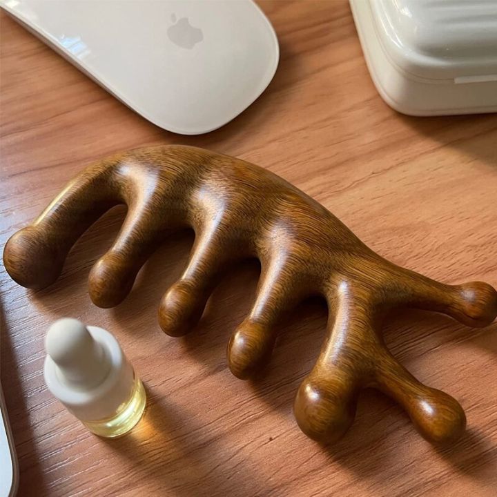 Multifunctional%20Trigger%20Point%20Massage%20Comb%20Head%20Meridian%20Massager%20Sandalwood%20Gua%20Sha%20Comb%20Acupuncture%20Therapy%20Blood%20Circulation%20-%20Image%204