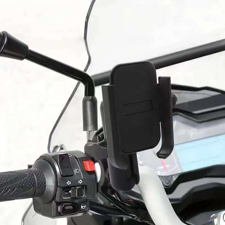 Techway%20Rider%20Mobile%20Phone%20Bracket%20For%20Motorcycles%20-%20Secure%20Your%20Phone%20And%20Enjoy%20Hands-Free%20Navigation%20On%20Your%20Rides%20-%20Image%207