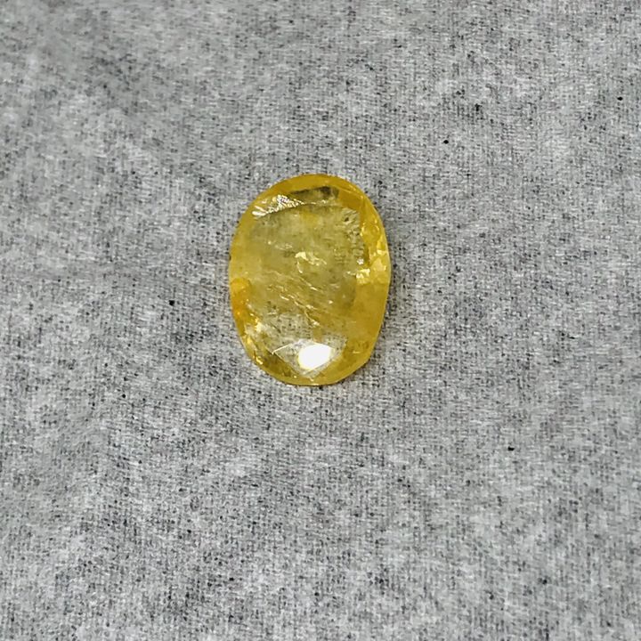 Natural Yellow Sapphire Stone (Pokhraz) Caret // Srilongkan