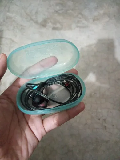 geeoo%20X10%20plus-Powerful%20Sound%20and%20Strong%20Bass%20Wired%20Earphone-Headphones%20with%20Plastic%20Catching%20-%20Image%203