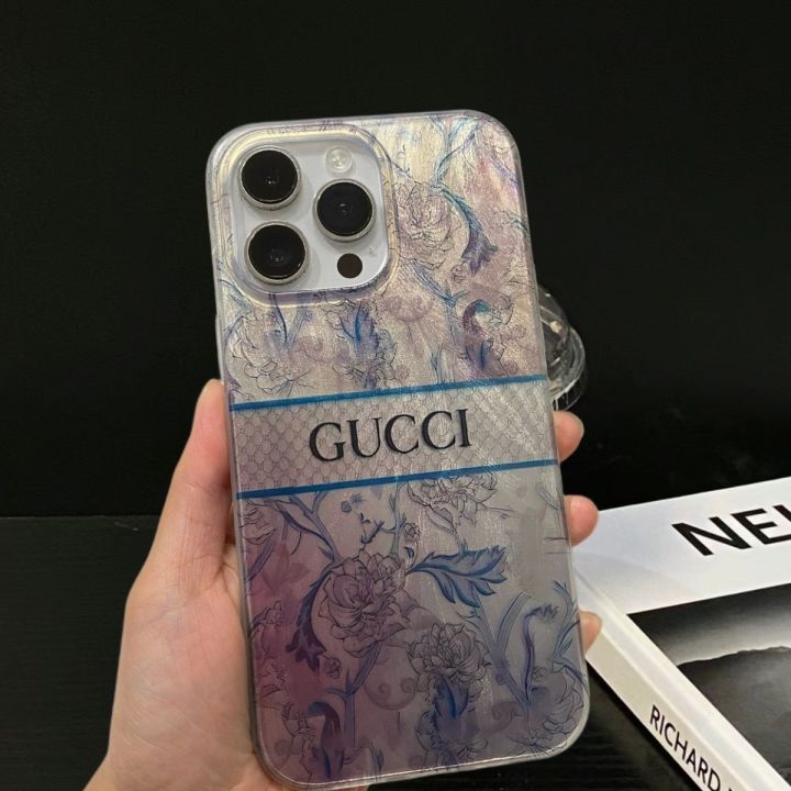 Trend%20Brand%20English%20Label%20Retro%20Style%20Romantic%20Flower%20Casing%20Compatible%20for%20IPhone%2016%2011%2015%2013%2014%2012%20Pro%20Max%207Plus%2015%2014%207%208%20Plus%20XR%20X%20XS%20MAX%20SE%202020%20Luxury%20Bracelet%20Feather%20Yarn%20Soft%20Case%20-%20Image%204