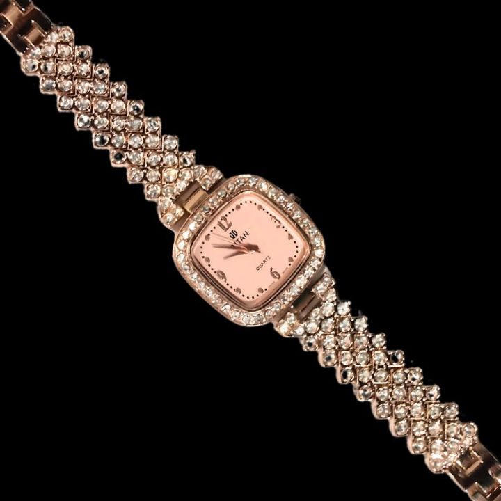 Luxury%20Watch%20Women%20Fashion%20Wristwatch%20Ladies%20gold%20colour%20&Watches%20-%20Image%202