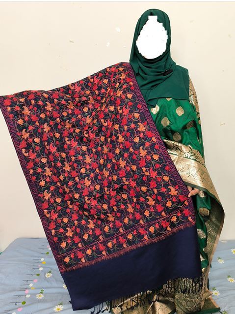 Kashmiri%20Poshmina%20shawl%20%7C%7C%20Women%20winter%20collection%20%7C%7C%20sal%20%7C%7C%20Random%20Colour%20Random%20Designs%20-%20Image%204