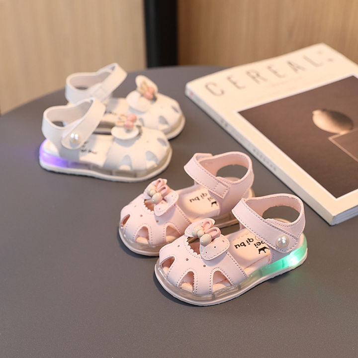 A%20piece%20of%20baby%20girl%20sandals%200%20a%201-2%20years%20old%20summer%20baby%20soft%20soled%20toddler%20girls%20princess%20flashing%20sandals%20-%20Image%202