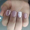 24Pcs Artificial Nails Set Press on Short Square False Nails with Sequins Design Aurora Yellow Nails Wearable Nail Tips.