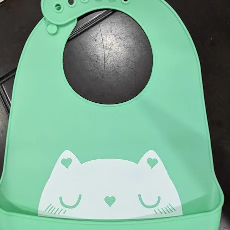 Silicone%20Baby%20Bibs%20with%20Food%20Catcher-1pc%20-%20Image%202