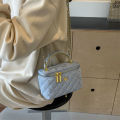 2024 tren new Lingge small square bag, internet brity chain, one shoulder crossbo fashionable portable women's bag.