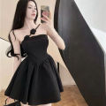IELGY dress female rose oblique suspenders high waist tube top Hepburn little black dress. 