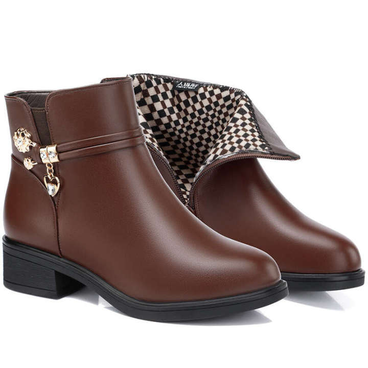 Cotton%20mother's%20autumn%20and%20winter%20plush%202021%20new%20mid%20to%20old%20age%20low%20heeled%20women's%20shoes,%20leather%20soft%20sole%20short%20boots%20-%20Image%207
