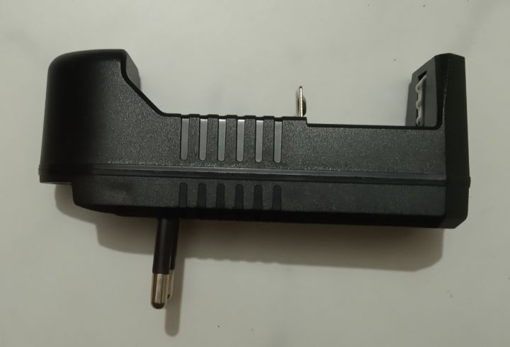 3.7V%20Universal%20BATTERY%20CHARGER,%20Laser%20Light%20battery%20charger,%20Toy%20battery%20charger,%20-%20Image%202