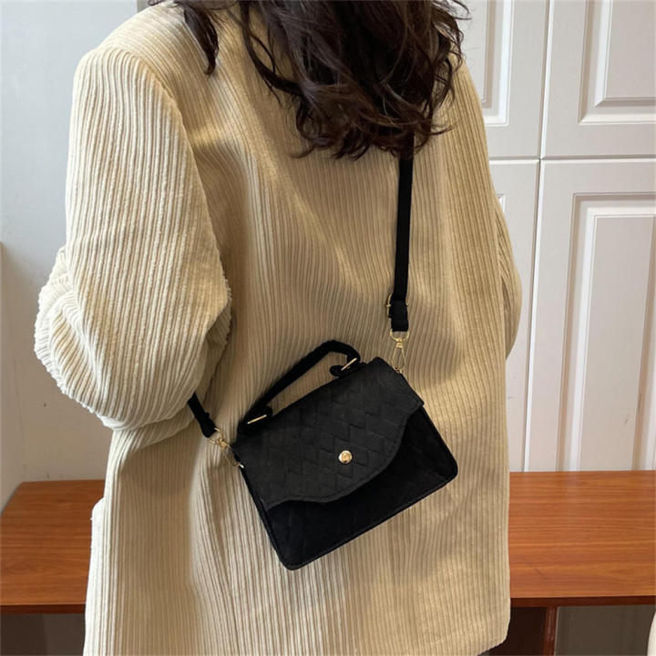 Trendy%20Felt%20handbag%20Durable%20High-quality%20material%20Felt%20material%20Bag%20Square-shaped%20Variety%20of%20colors%20Shoulder%20bag%20for%20Casual%20outings%20%20Daily%20use%20%20Fashion%20events%20%20Workwear%20%20Gift%20option%20Casual%20outings%20-%20Image%208