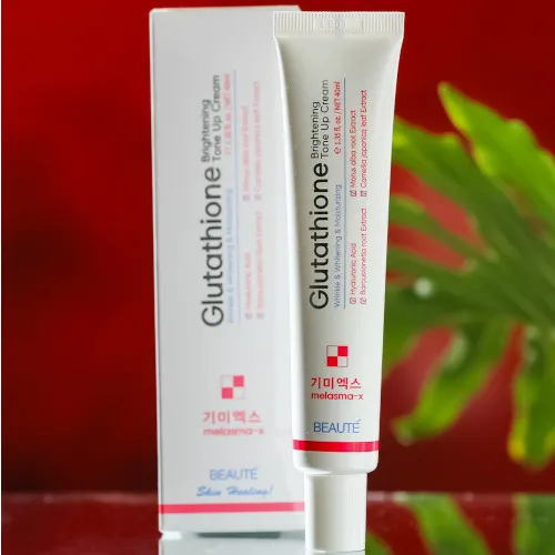 Glutathione%20Brightening%20Tone%20Up%20Cream%20-%20Image%204