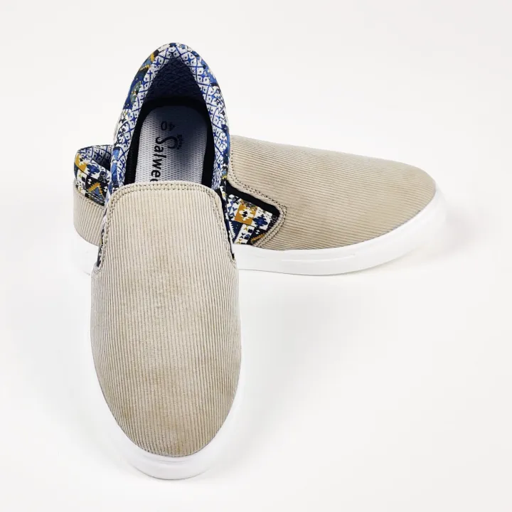 Fashionable%20Blue%20Black%20And%20Cream%20Color%20JAPANESE%20Casual%20Sneakers%20Canvas%20Shoes%20For%20Men%20Fashionable%20Lightweight%20And%20Comfortable%20Shoes%20-%20Image%206