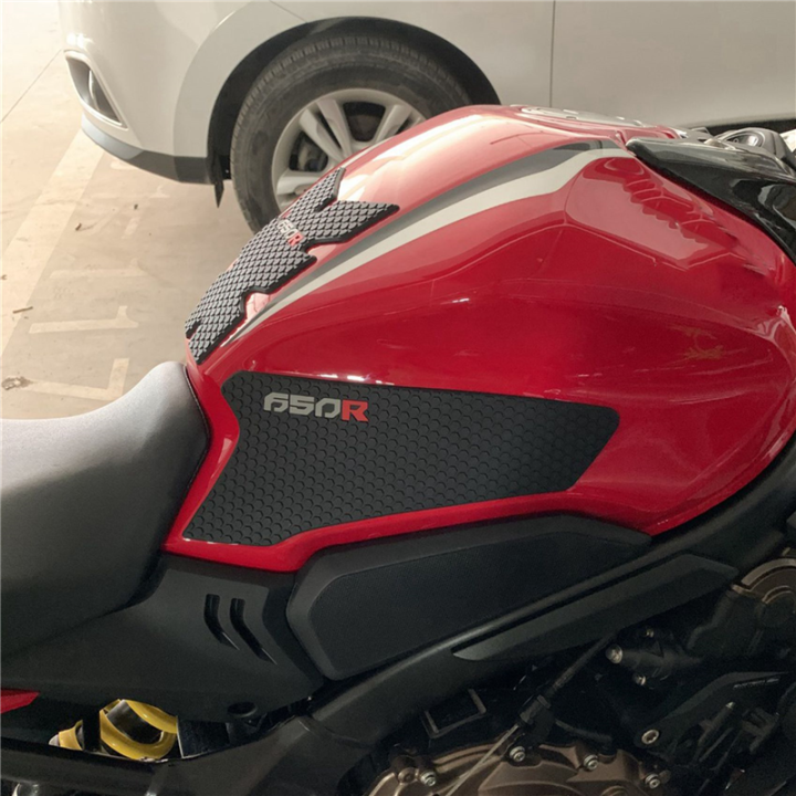 2X%20Tank%20Grip%20Pads%20for%20CBR650R%20CB650R%202019-2021%20Protector%20Sticker%20Tank%20Traction%20Pad%20Side%20-%20Image%205