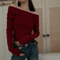 Tops Off Shoulder Long Sleeve Crop Top Women's Autumn/Winter 2023 New Spicy Girl Slim Fit Short Red T-shirt.