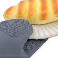 【NEW】 Silicone Hand Clip Kitchen Anti-Scald Thickened Silicone Heat Insulation Gloves Household Oven Baking Tools Oven Mitts.