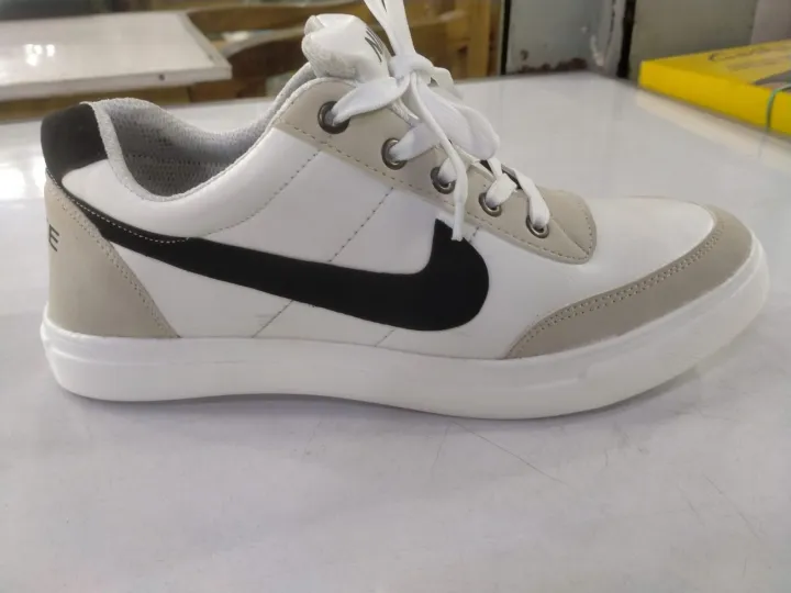 Fashion%20Shoes%20For%20Men:%20Experience%20The%20Seamless%20Fusion%20Of%20Comfort%20And%20Style%20%20With%20These%20Fashionable%20Shoes%20Crafted%20For%20Men.%20-%20Image%203