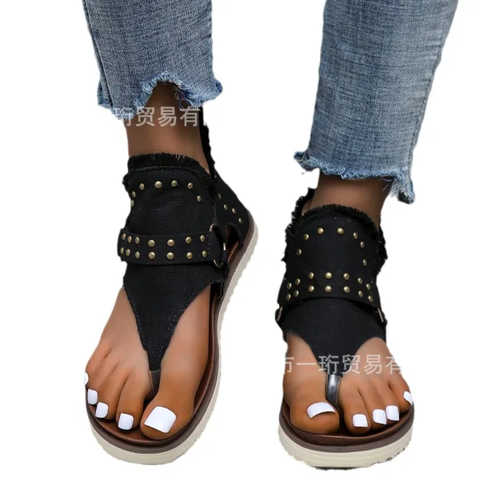 2021%20spring%20summer%20new%20Europe%20and%20the%20United%20States%20foreign%20trade%20plus%20size%20rhinestone%20studded%20shoes%20beach%20toe%20flat%20sandals%20women%20factory%20wholesale%20-%20Image%205