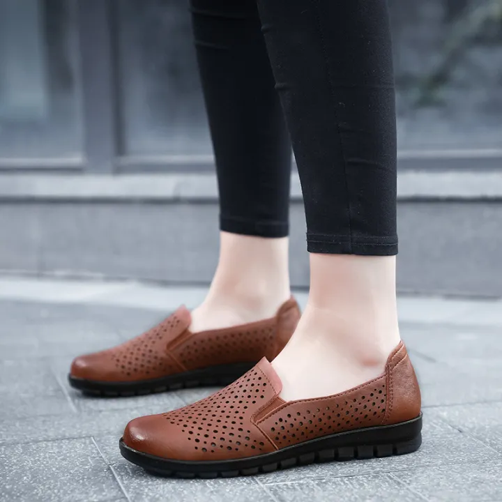 Women%20Shoes%20Hollow%20Breathable%20Slip%20on%20Shoes%20Fashion%20Comfortable%20Loafers%20Soft%20Bottom%20Flats%20Shoes%20for%20Women%20Leather%20Shoes%20Kasut%20Perempuan%20-%20Image%203