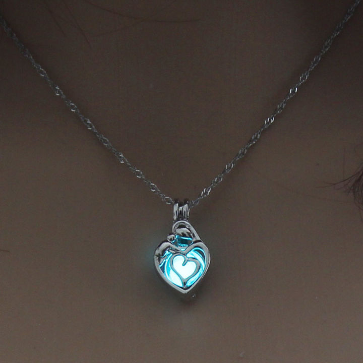 (New)Glow in the Dark Fahion Women Love Heart-haped Hollow Pendant Chain Necklace