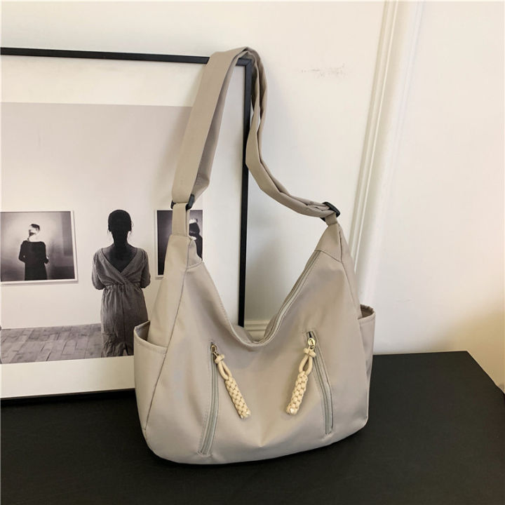 New%20Casual%20Large%20Capacity%20Trendy%20Fabric%20Lightweight%20Crossbody%20Bag%20Fashion%20Solid%20Color%20Commuter%20Shoulder%20Large%20Bag%20-%20Image%202