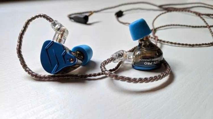 KZ%20ZSN%20Pro%20Metal%20Earphone%201BA+1DD%20Hybrid%20in%20Ear%20Earphones%20With%20Mic%20-%20Image%204