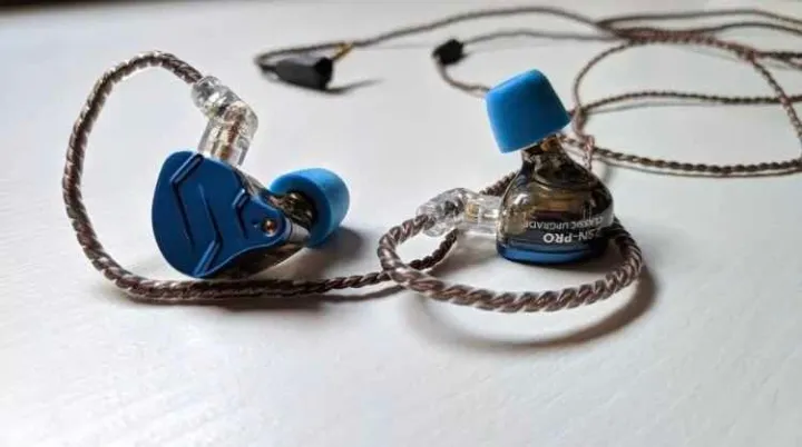 KZ%20ZSN%20Pro%20Metal%20Earphone%201BA+1DD%20Hybrid%20in%20Ear%20Earphones%20With%20Mic%20-%20Image%204