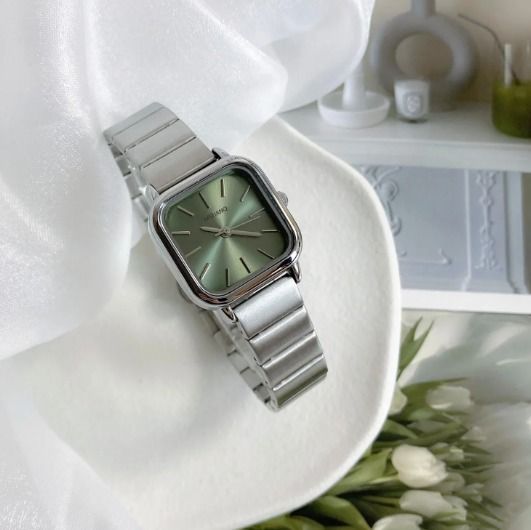 Stainless%20Steel%20Strap%20&%20Alloy%20Case%20Classic%20Square%20Dial%20Quartz%20Dress%20Wristwatch%20for%20Women%20%E2%80%93%20Elegant%20Ladies%20Watch%20Gift%20with%20Box%20-%20Image%206