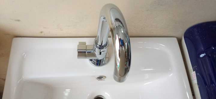 ROSET%20MOVING%20BASIN%20TAP%20(%20SHINE%20PLATINUM%20)%20-%20Image%204