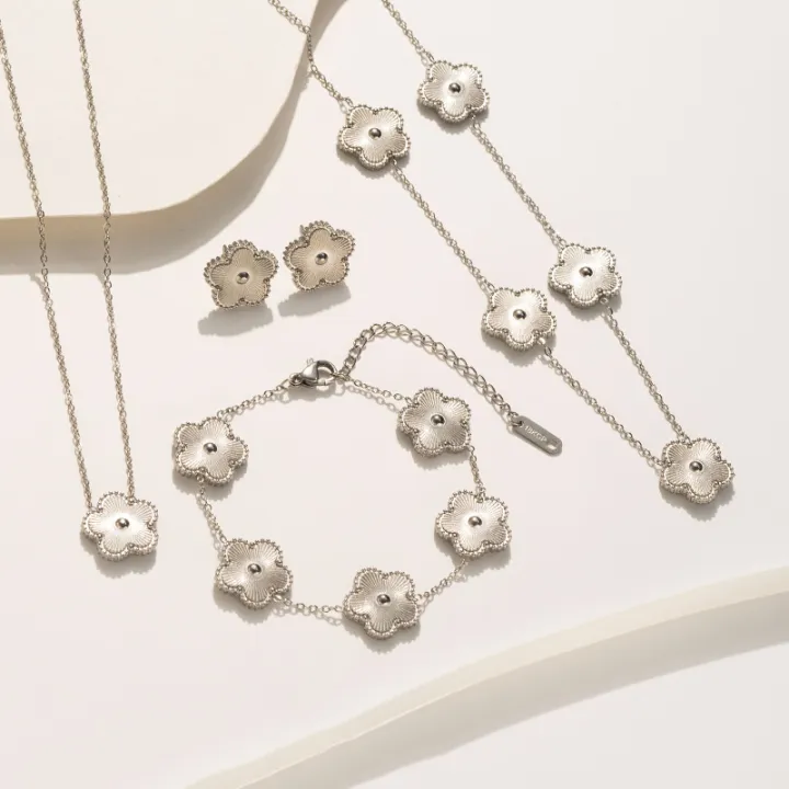 New%20Fashion%203Pcs/Set%20Non%20Tarnish%2018K%20Gold%20Plated%20Stainless%20Steel%20Clover%20Earrings%20Bracelet%20Necklace%20Jewelry%20Set%20For%20Women%20-%20Image%208
