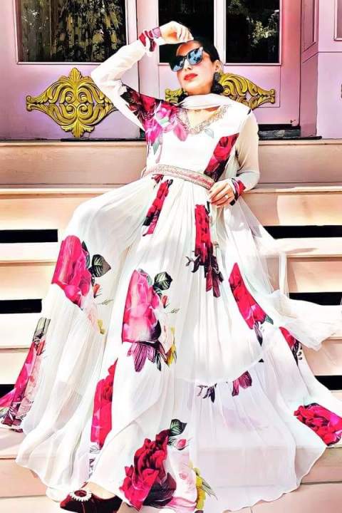 Georgette%20New%20Stylish%20Ready%20Made%20Party%20Long%20Gown%20-%20Lehenga%20For%20Girls%20-%20Image%202