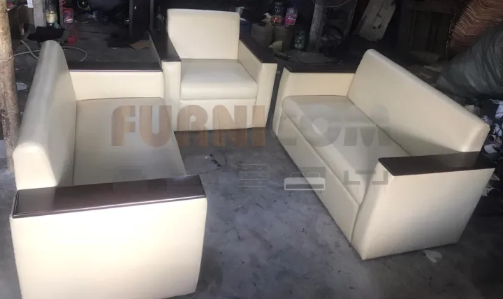 Lacquered%20Sofa%20Set%20-%20Image%207