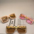 Box sunglasses Europe and the big box sunglasses retro fashion sunglasses female. 
