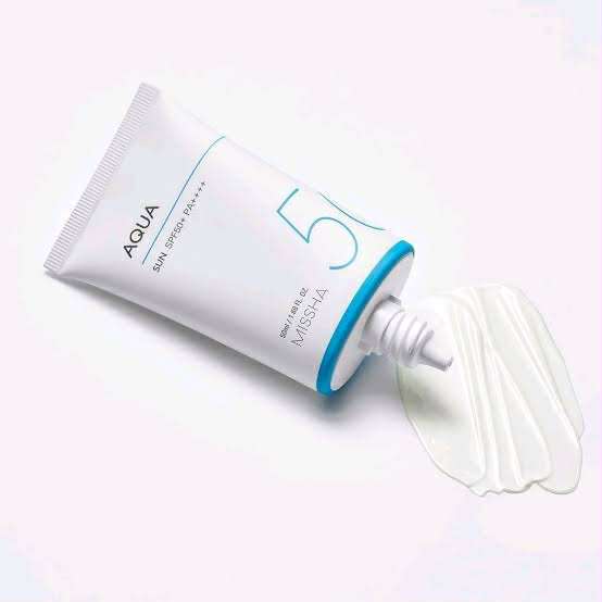 Missha%20All%20Around%20Safe%20Block%20Aqua%20Sun%20SPF50+/PA++++%2050ml%20Sunscreen%20Cream%20-%20Image%203