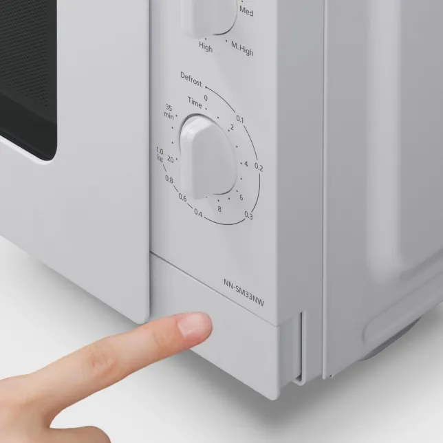 Panasonic%20NN-SM33NW%20Solo%20Microwave%20Oven%20%7C%2025%20Liter%20-%20Image%205