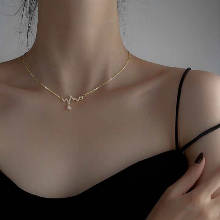 Heart Pendant Necklace for Women Adjustable Zinc Alloy Chain for Party and Casual Wear