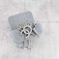 Premium five-pointed star double letter brooch, pearl rhinestone, umbrella pin, with small fragrance suit, dress, suit collar pin.