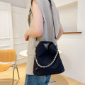 Waterproof nylon cloth bag armpit bag women's 2023 new niche design shoulder bag chain bucket bag cross-body bag. 