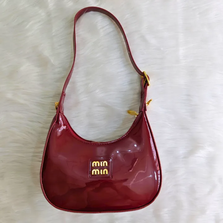 LuxeLure%20Glossy%20Crescent%20Bag%20%E2%80%93%202-in-1%20Chic%20Carry%20by%20Miu%20Miu-Inspired%20Design%20-%20Image%2010