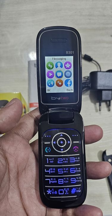 Bytwo%20B301%20folding%20Flip%20Mobile%20Phone%20Magic%20Voice%20-%20Image%209