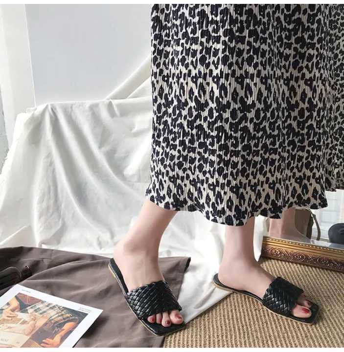Big%20Size%2035-42%20Fashion%20Leather%20Cross%20Strap%20Open-toed%20Flat%20Slippers%20Weaving%20Beach%20Slippers%20Women%20Summer%20Casual%20Open%20Toe%20Flat%20Heel%20Lattice%20Woman%20Comfortable%20Outdoor%20Slides%20-%20Image%205