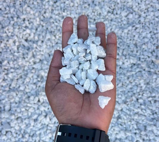White%20Marble%20Chips%20for%20Garden,%20Aquarium,%20Indoor%20Outdoor%20Decoration%20Pebbles%20Stone%201%20kg%20-%20Image%203
