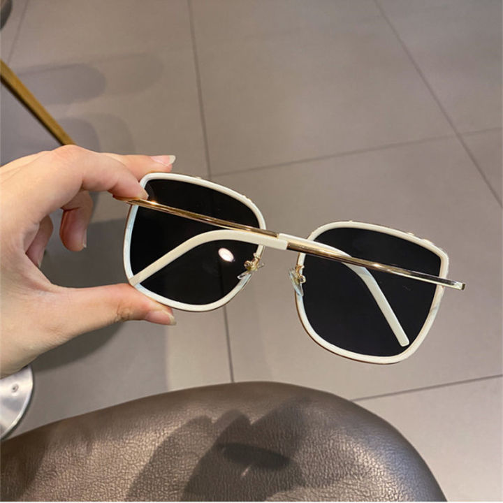 Fashion%20Women%20Sunglasses%20Vintage%20Metal%20Large%20Frame%20UV400%20Protection%20Men%20Polarized%20Glasses%20for%20Girls%20-%20Image%205