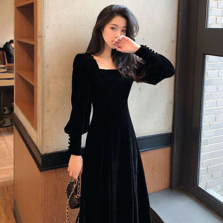 Square collar mid to length long sleeved velvet dress for women in autumn winter Korean version new slim fit and slimming design sense